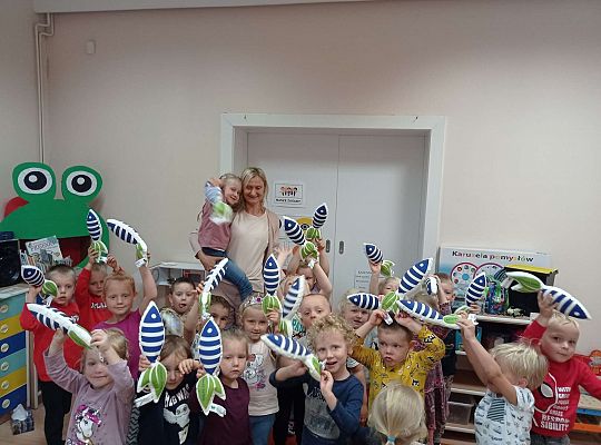 Gr. I Mama Hani czyta dzieciom