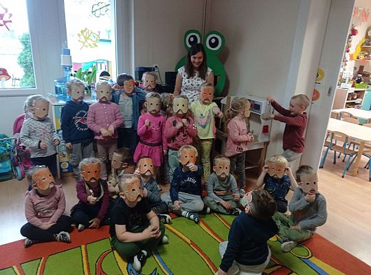 Gr. II Mama Stasia czyta dzieciom - "Być jak tygrys"