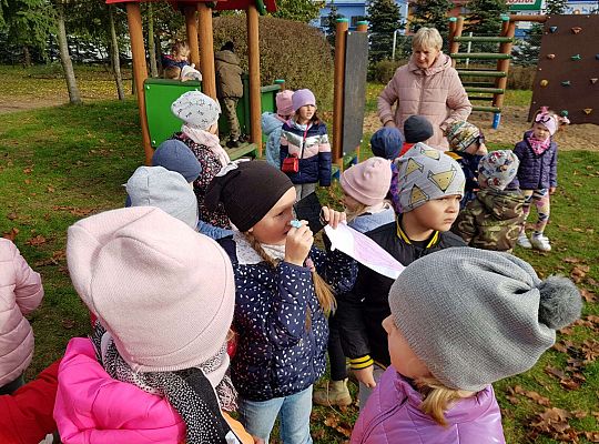 Gr. III i IV Oglądamy zaćmienie Słońca