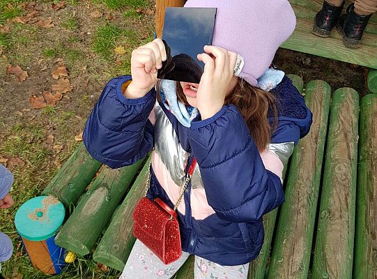 Gr. III i IV Oglądamy zaćmienie Słońca