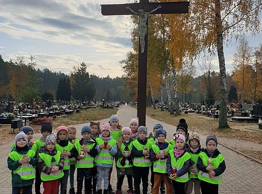 Gr. III Czcimy pamięć o tych co odeszli