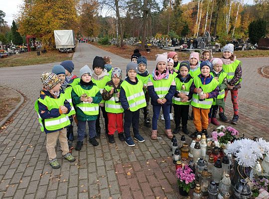 Gr. III Czcimy pamięć o tych co odeszli