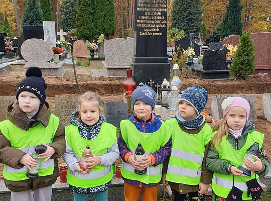 Gr. III Czcimy pamięć o tych co odeszli