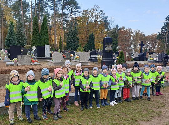 Gr. III Czcimy pamięć o tych co odeszli
