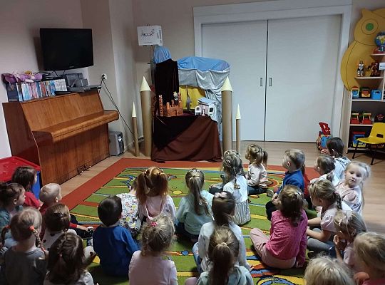 Gr. I i II Teatrzyk "Księżniczka na ziarnku grochu"