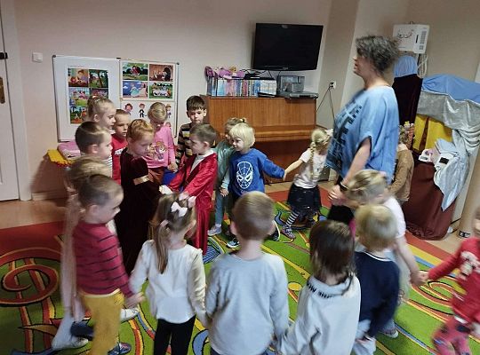 Gr. I i II Teatrzyk "Księżniczka na ziarnku grochu"