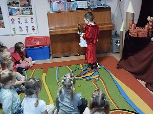 Gr. I i II Teatrzyk "Księżniczka na ziarnku grochu"