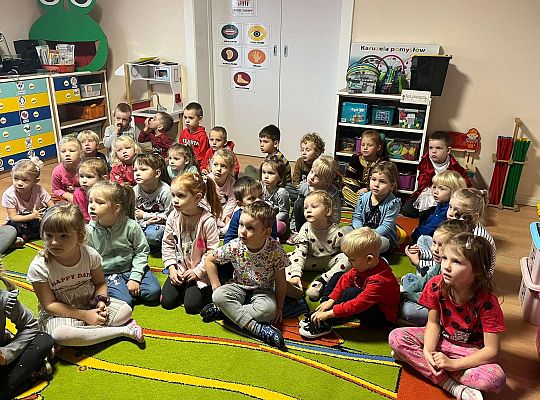 Gr. I i II Teatrzyk "Księżniczka na ziarnku grochu"