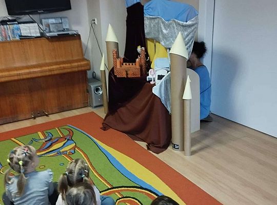 Gr. I i II Teatrzyk "Księżniczka na ziarnku grochu"