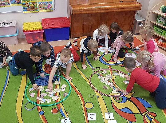 Gr. II Bawimy się w Króla i Królową