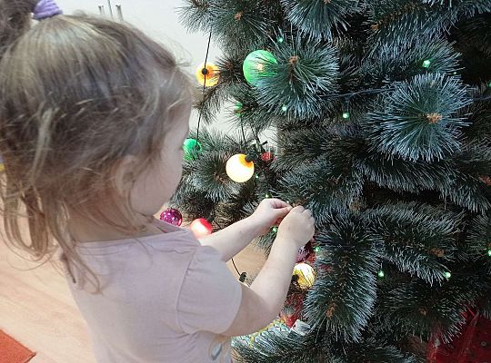 Gr. II Stroimy choinkę
