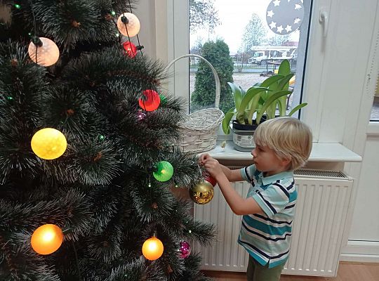 Gr. II Stroimy choinkę