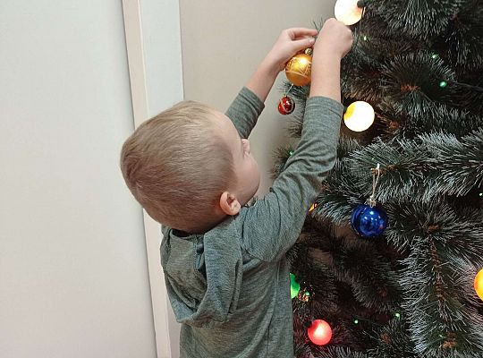 Gr. II Stroimy choinkę