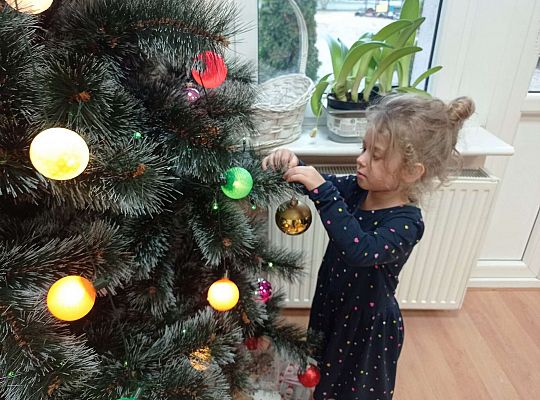 Gr. II Stroimy choinkę