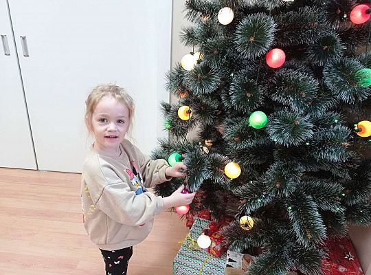 Gr. II Stroimy choinkę