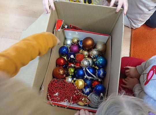 Gr. II Stroimy choinkę