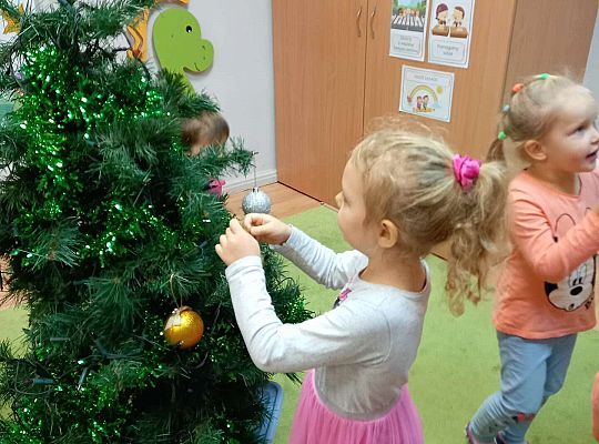 Gr. I Stroimy choinkę