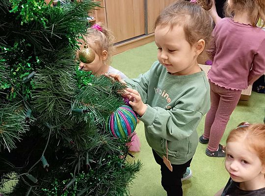 Gr. I Stroimy choinkę