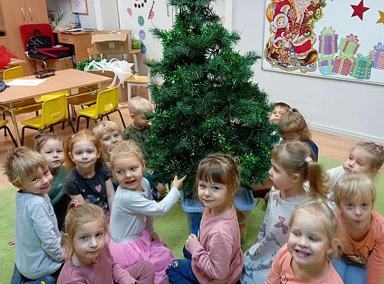 Gr. I Stroimy choinkę