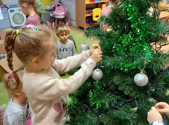 Gr. I Stroimy choinkę