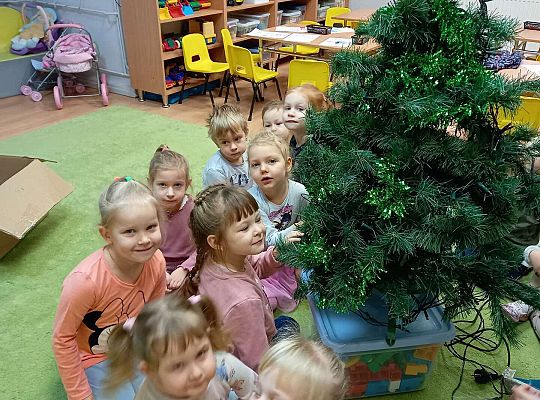 Gr. I Stroimy choinkę