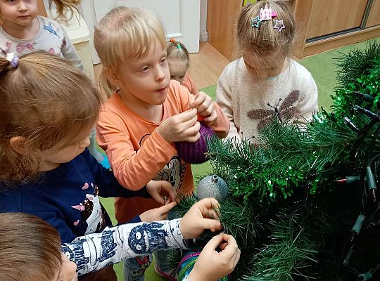 Gr. I Stroimy choinkę