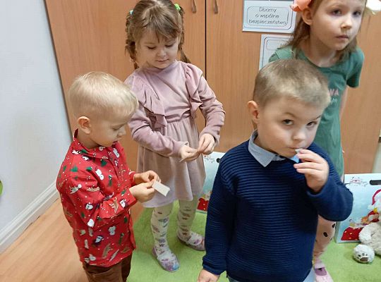 Gr. I Świąteczne życzenia oraz wspólna Wigilia.