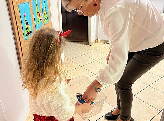 Gr. I Świąteczne życzenia oraz wspólna Wigilia.