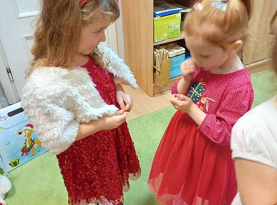 Gr. I Świąteczne życzenia oraz wspólna Wigilia.