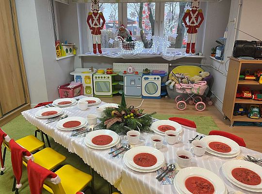 Gr. I Świąteczne życzenia oraz wspólna Wigilia.