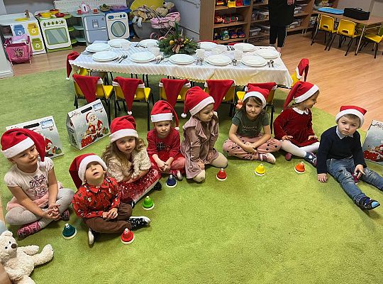 Gr. I Świąteczne życzenia oraz wspólna Wigilia.