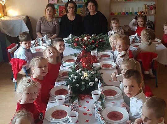 Gr. II Świąteczne życzenia oraz wspólna Wigilia