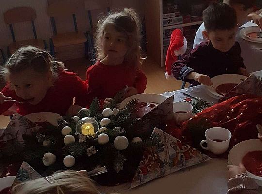 Gr. II Świąteczne życzenia oraz wspólna Wigilia