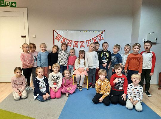 Zdjęcie grupowe z jubilatką