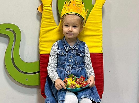 Jubilatka na urodzinowym tronie