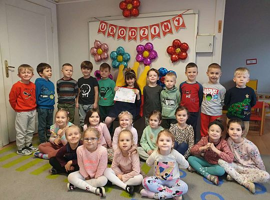 Kornelka na zdjęciu grupowym