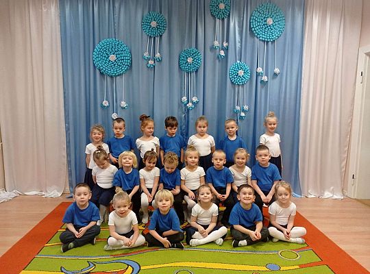 zdjęcie grupowe przed występem