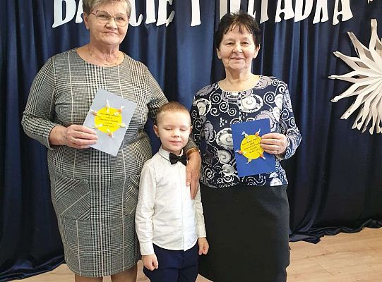 Dwie babcie z wnukiem