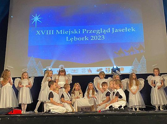 Pastuszkowie składają hołd świętej rodzinie