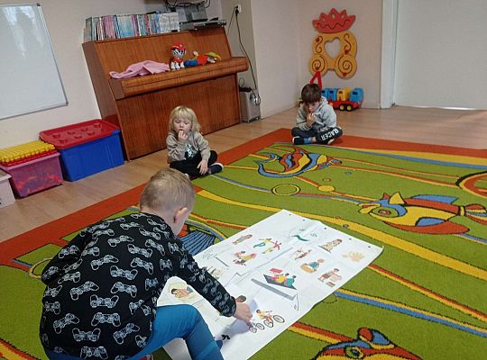 Dzieci układają czynności które lubią i nie lubią wykonywać