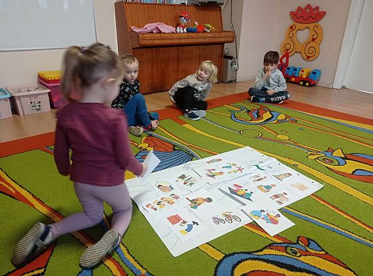 Dzieci układają czynności które lubią i nie lubią wykonywać