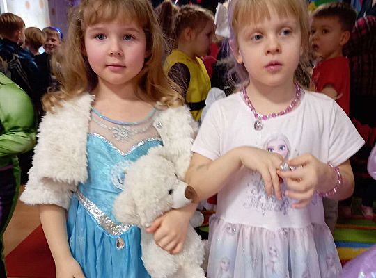 Dzieci ustawione do wspólnego zdjęcia