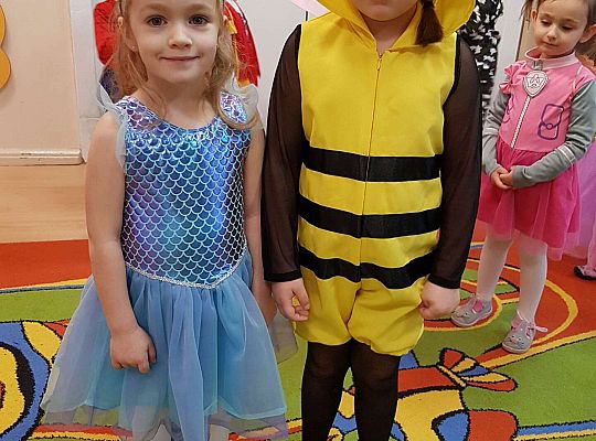 Dzieci ustawione do wspólnego zdjęcia