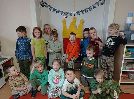 Zdjęcie grupowe z jubilatem