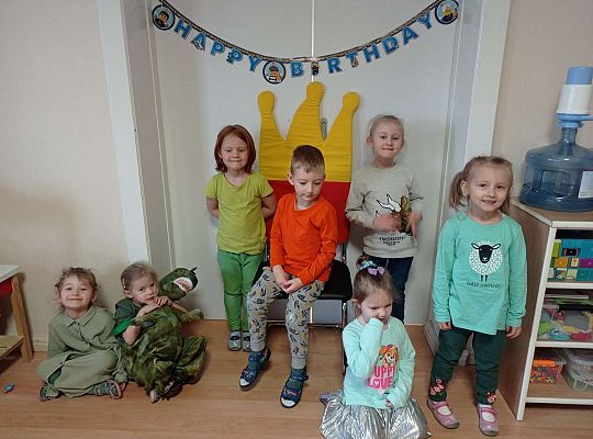 Jubilat z koleżankami z grupy