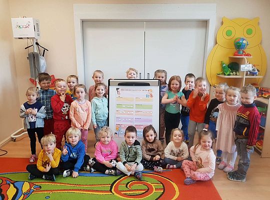 Dzieci wykonały tablicę imienin