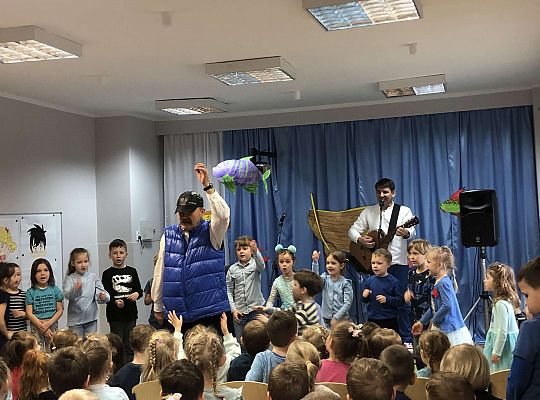 Zabawa ruchowa dzieci do piosenki