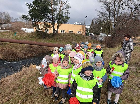 Grupa z marzanną i pomponami