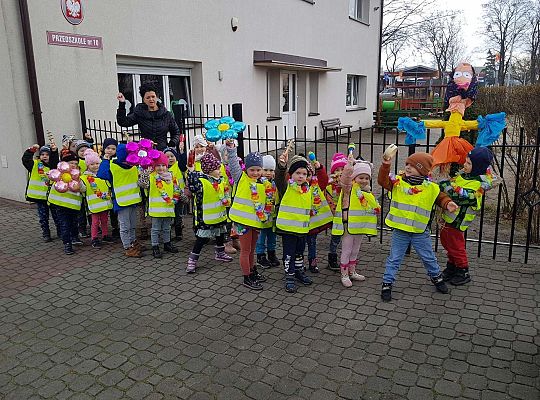 Dzieci idą  żegnać Marzanne