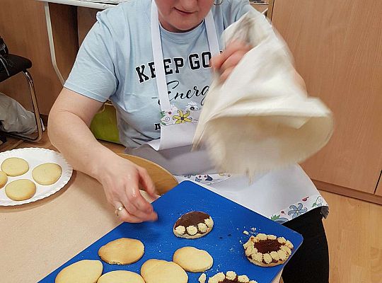 Pani Ludwika wykańcza mazurki